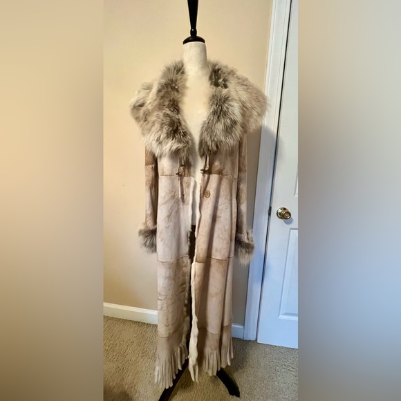 Coat - Picture 5 of 5